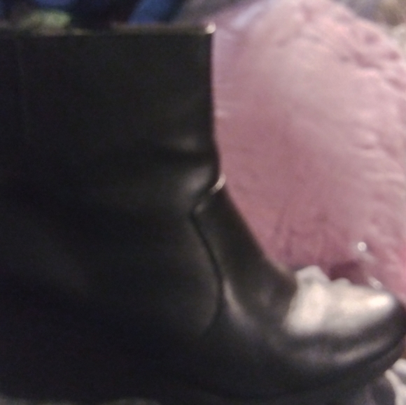 Boots - Picture 3 of 4